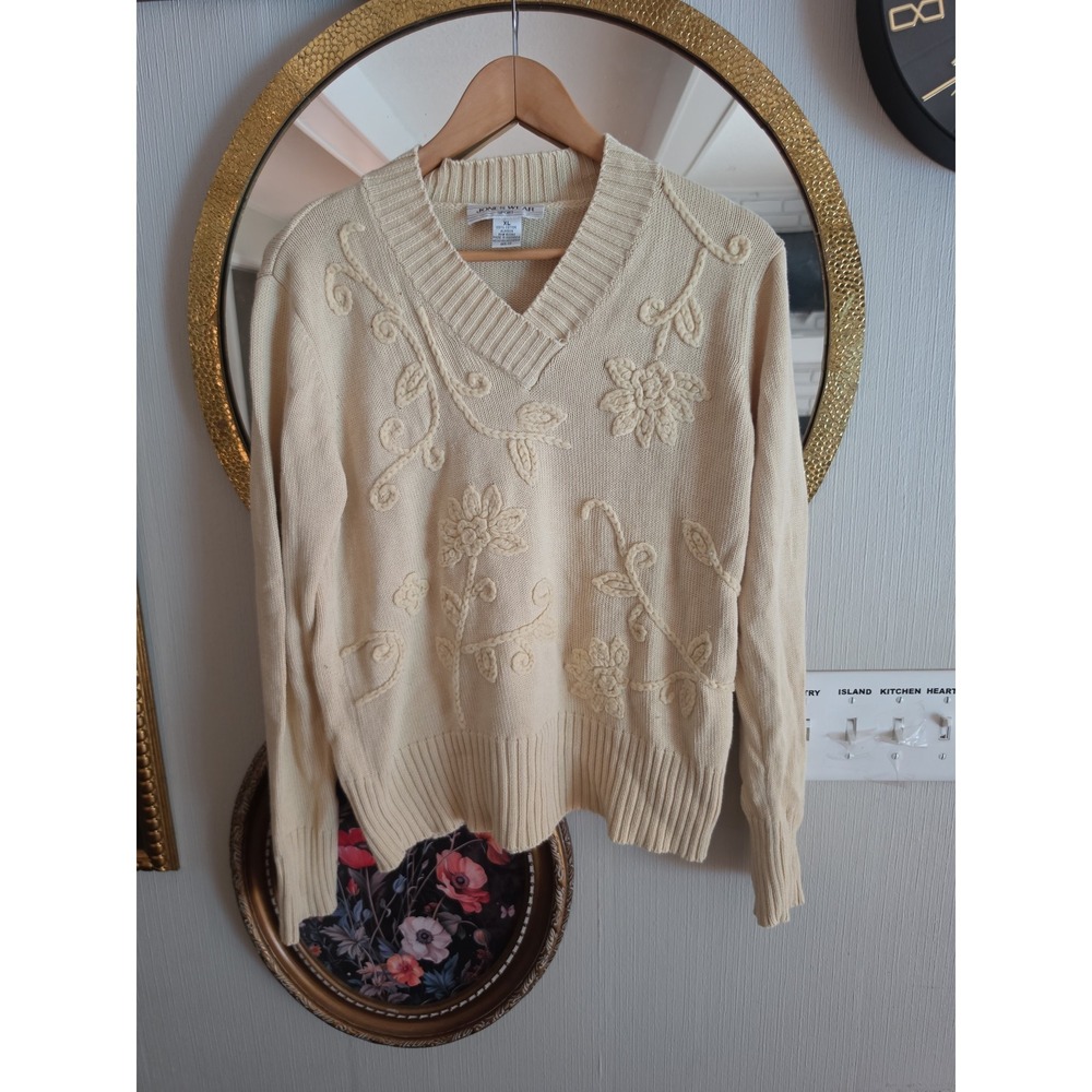 Jones wear Cream v neck Y2K sweater with 3D stitched flowers on front womens xl